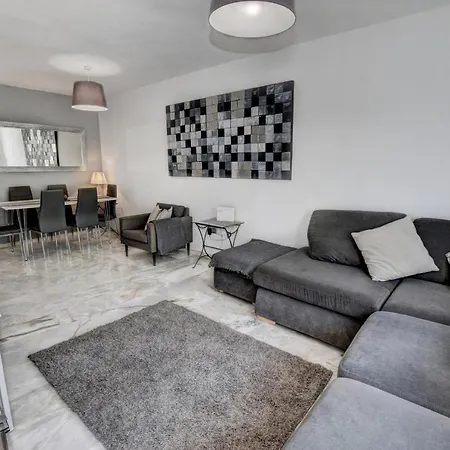 Dom wakacyjny Timon Ii, Luxury 3 Bedroom Beachside *